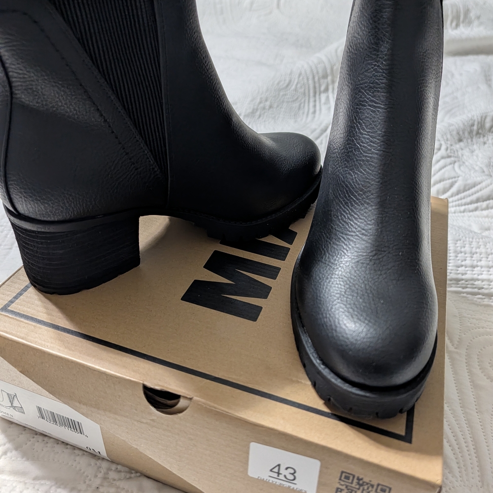 MIA Women's Black Heeled Boots